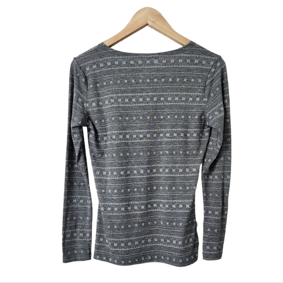 Holiday Snowflake Print Long Sleeve Scoop Neck Sweater | 32° Heat | M - Picture 5 of 6